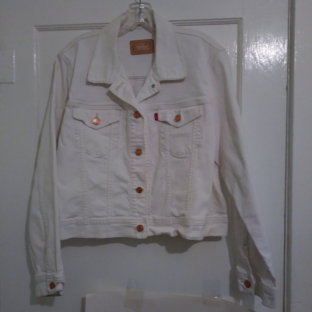 🍒3/$10 - Levi's White Jacket